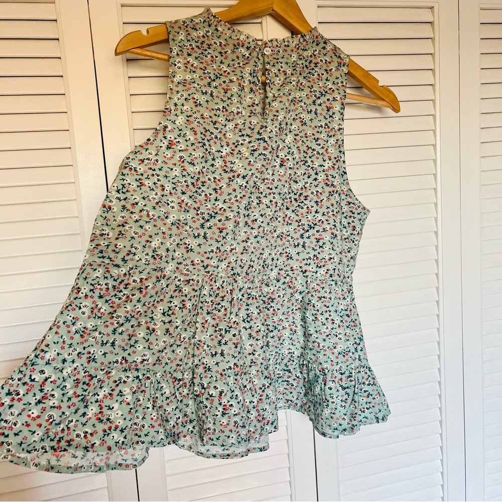 Floral Sleeveless Top - Picture 9 of 10